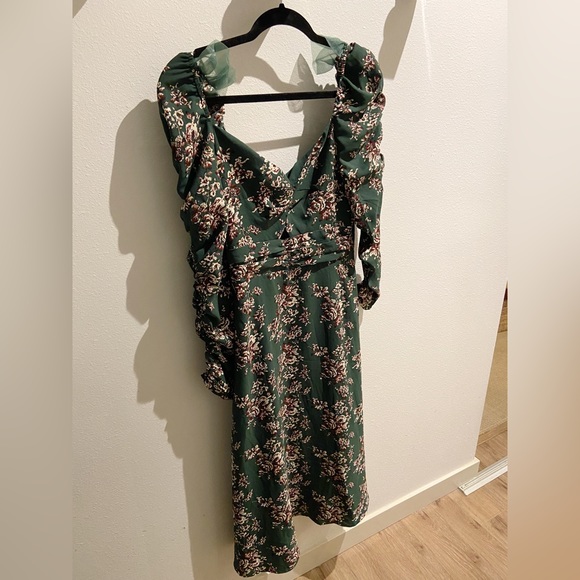 Astr | Dresses | Astr The Label Green Floral Long Sleeved Midi Dress Size  Small | Poshmark